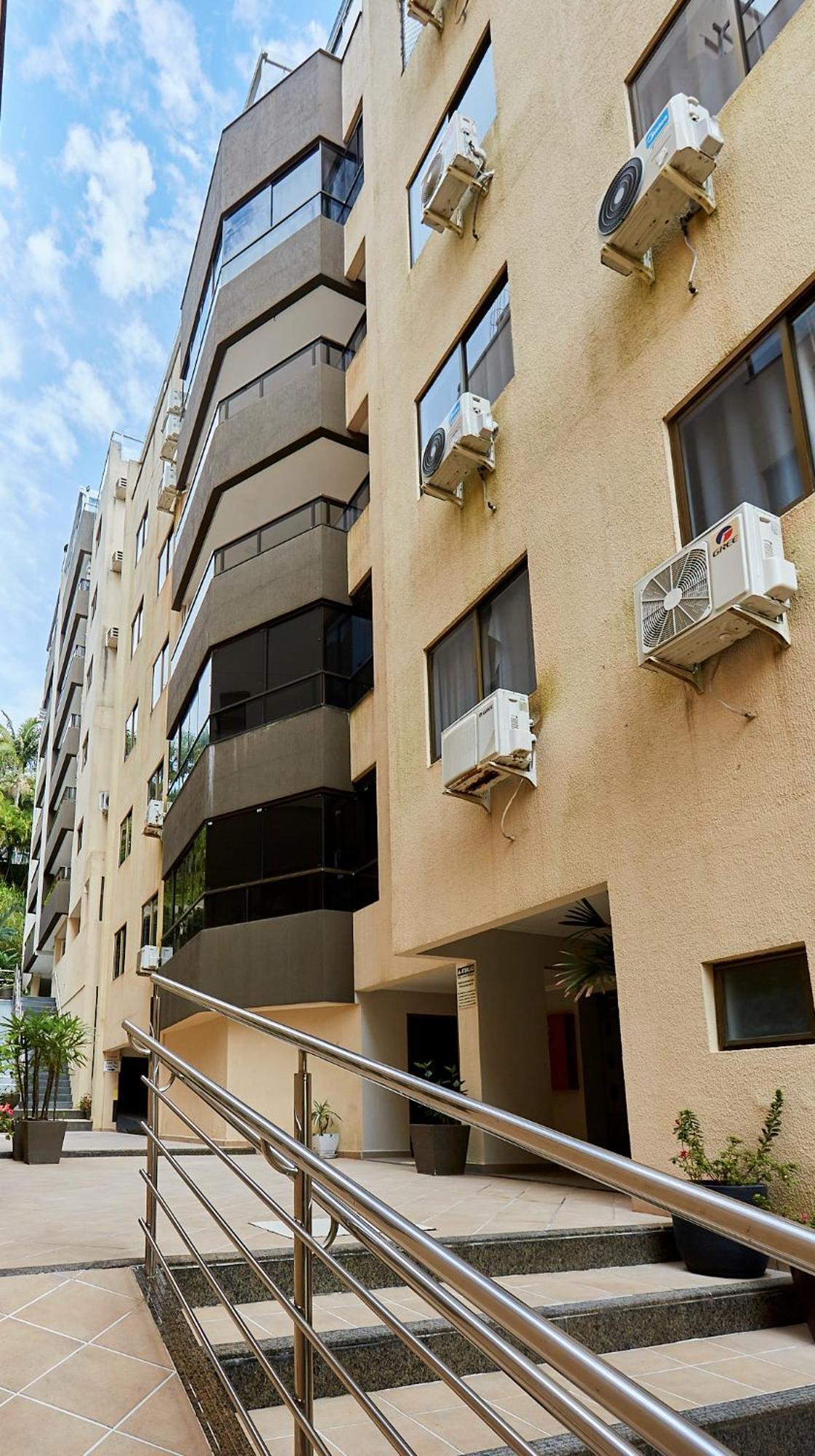 187 Apartamento 50M Da Praia. Bela Vista Ao Mar. Em Avenida Principal De Bombinhas. 外观 照片