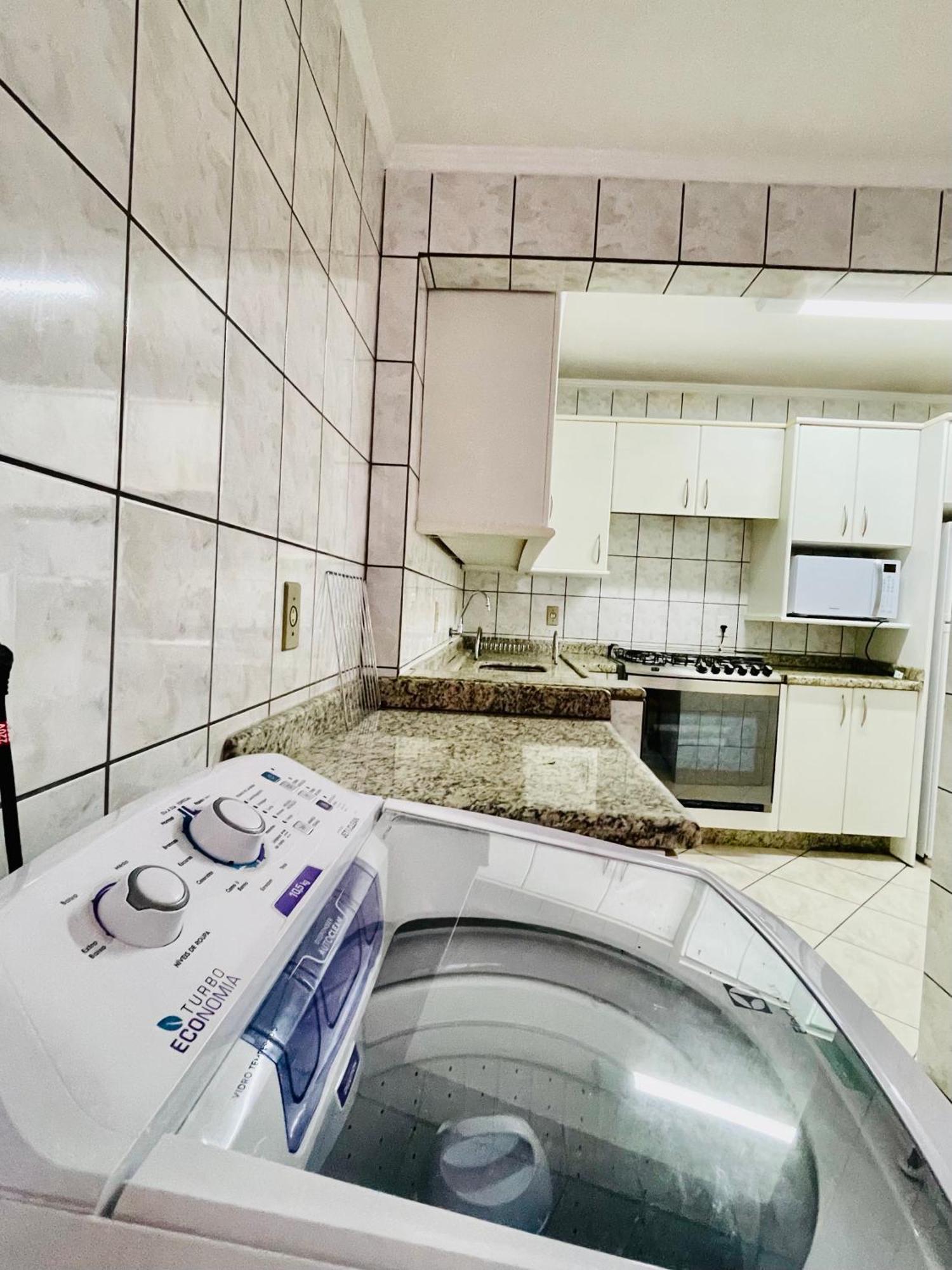 187 Apartamento 50M Da Praia. Bela Vista Ao Mar. Em Avenida Principal De Bombinhas. 外观 照片